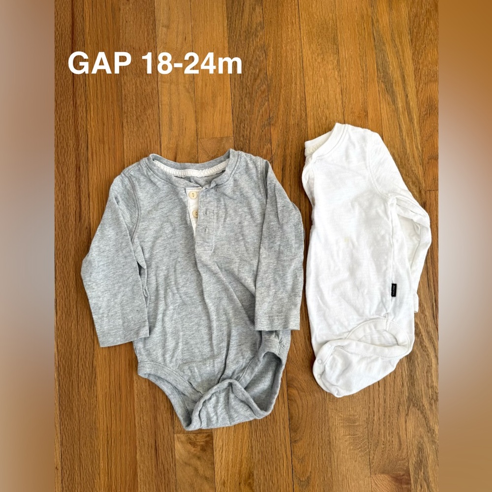 GAP Henley Bodysuit Duo in Gray and White 24m